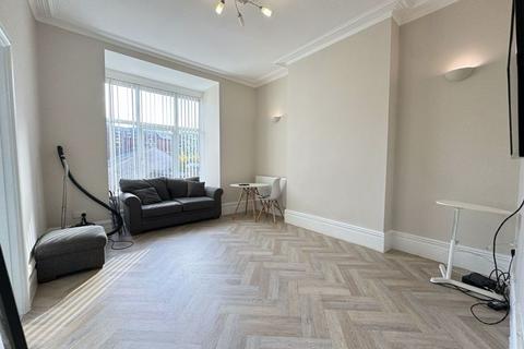 undefined, 12 Wyresdale Road, Bolton, Lancashire. * HOUSE SHARE *