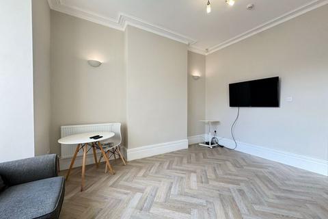 undefined, 12 Wyresdale Road, Bolton, Lancashire. * HOUSE SHARE *