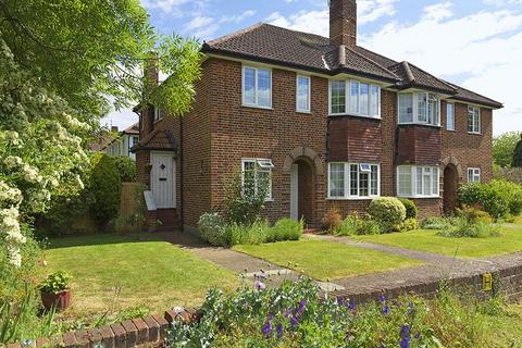 1 Ditton Lawn, Thames Ditton, KT7 0EN