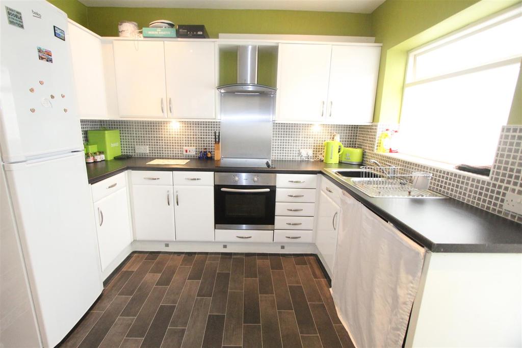 Westgate Crescent, Darlington 2 bed semidetached house £116,000