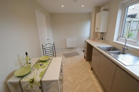 3 bedroom terraced house to rent, Oakes Road, Bury St. Edmunds