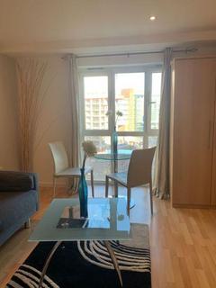 Studio to rent, Masshouse, Masshouse Plaza