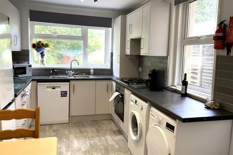 4 bedroom terraced house to rent, St Denys