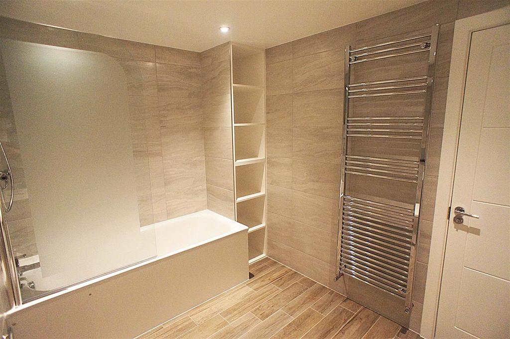 Bathroom.JPG