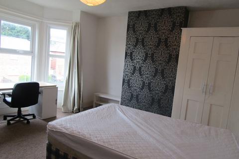 4 bedroom semi-detached house to rent - Broadlands Road, Southampton