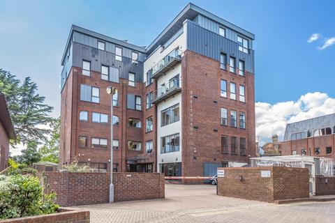 2 bedroom apartment to rent, Staines-Upon-Thames,  Surrey,  TW18