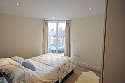 2 bedroom apartment to rent, Chelsea House, White Hart Lane, Barnes, SW13