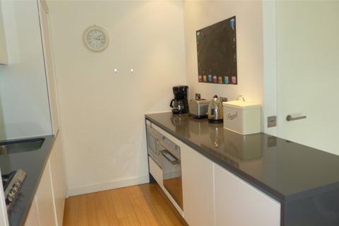 2 bedroom apartment to rent, Simpson Loan, Lauriston, Edinburgh