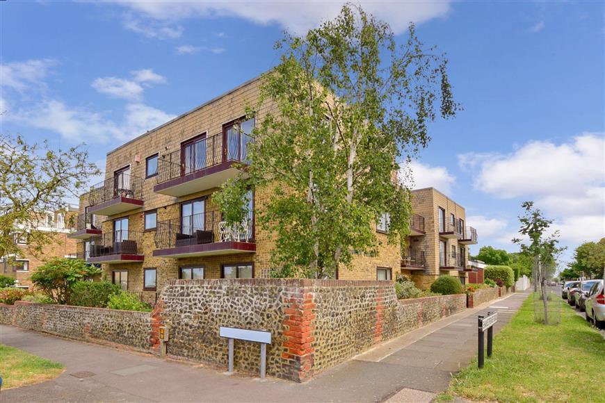 Shakespeare Road, Birchington, Kent 2 bed apartment £220,000