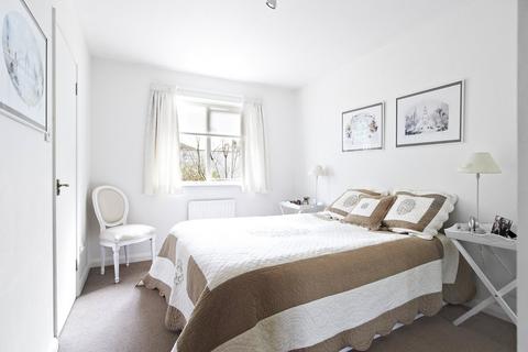 2 bedroom apartment to rent, Lichfield Gardens, Richmond, Surrey, TW9
