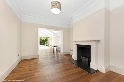 4 bedroom terraced house to rent, Wellesley Road, Chiswick