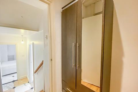 2 bedroom flat to rent, Kember Street, Islington, London, N1