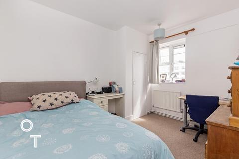 4 bedroom flat to rent, Clarence Way, NW1