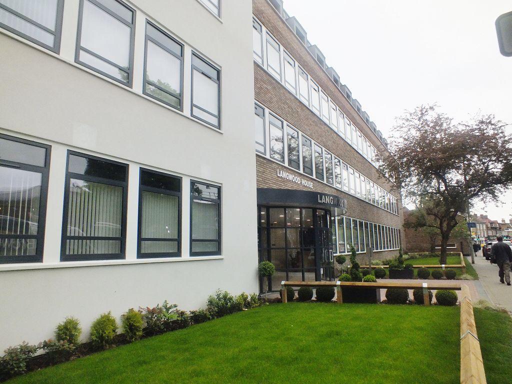 Langwood House, Rickmansworth, WD3 1 bed flat £1,150 pcm (£265 pw)