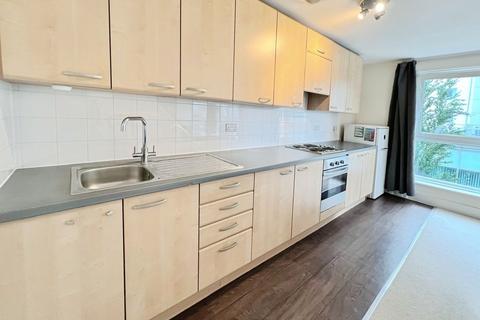 2 bedroom apartment to rent, Skyline Plaza, Basingstoke RG21