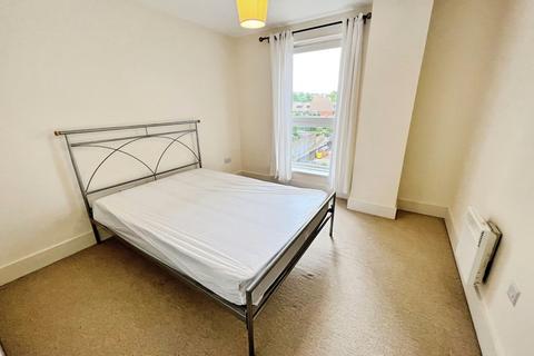 2 bedroom apartment to rent, Skyline Plaza, Basingstoke RG21