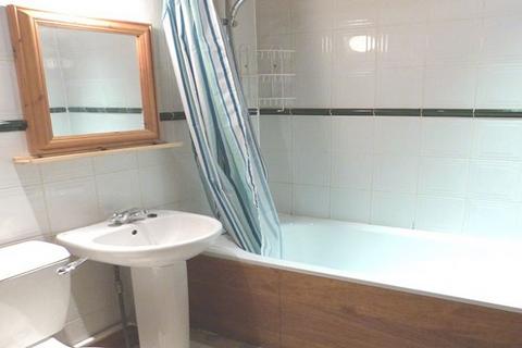 2 bedroom flat to rent, NW3