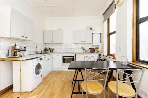 2 bedroom flat to rent, NW3