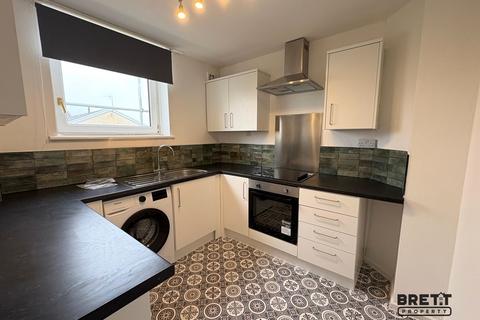 15 Sussex Row, Llanion Park, Pembroke Dock, Pembrokeshire. SA72 6DF