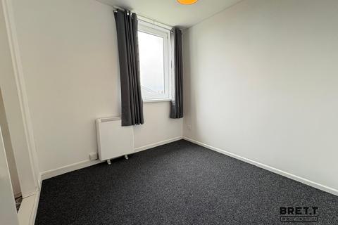 undefined, 15 Sussex Row, Llanion Park, Pembroke Dock, Pembrokeshire. SA72 6DF