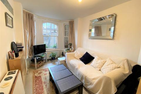 1 bedroom flat to rent, Musard Road, Barons Court, London