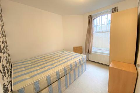 1 bedroom flat to rent, Musard Road, Barons Court, London