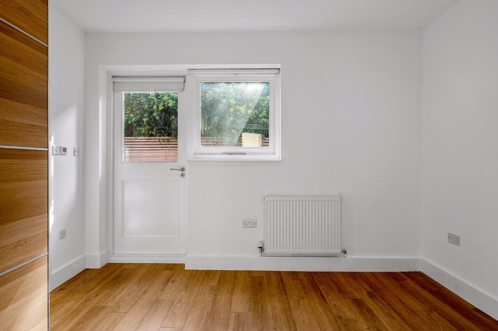 House in London - View 5