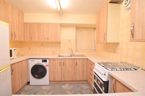 2 bedroom apartment to rent, The Avenue, Hatch End