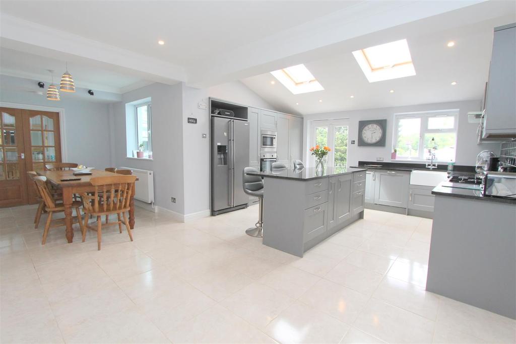 Woodside Road, Purley 5 bed detached house £825,000