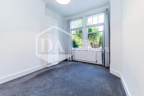 1 bedroom apartment to rent, Alexandra Park Road, Muswell Hill, London