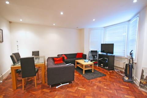 3 bedroom flat to rent, Hartham Road, Holloway