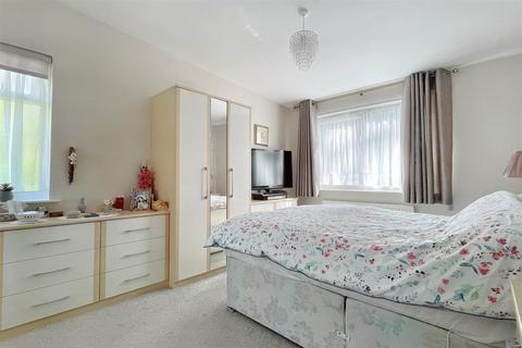 56 Ashdown Close, Chandler's Ford, Eastleigh, SO53 5QF