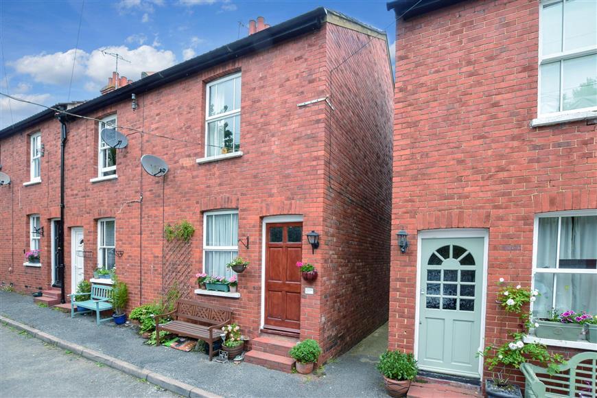 Dene Street Gardens, Dorking, Surrey 3 bed end of terrace house £415,000