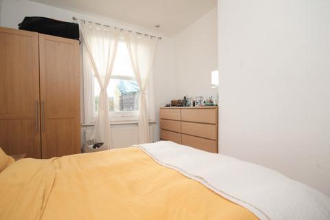 2 bedroom flat to rent, Hartham Road, Islington, N7