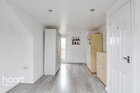 1 bedroom in a house share to rent, Addison Road, Reading