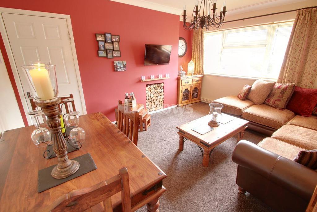 Glastonbury Terrace, Llanrumney, Cardiff 2 bed flat £95,000
