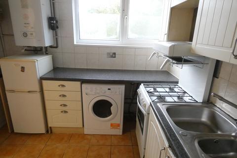 2 bedroom flat to rent, Mermaid House, Bazley Street , Bow E14