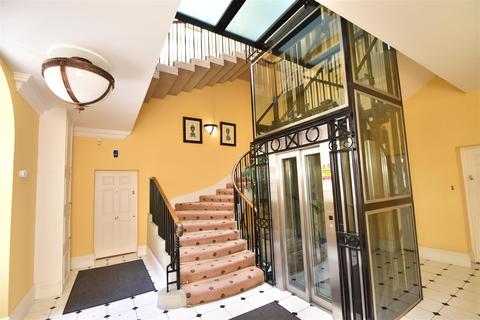 3 bedroom penthouse for sale - City Walls Road, Chester