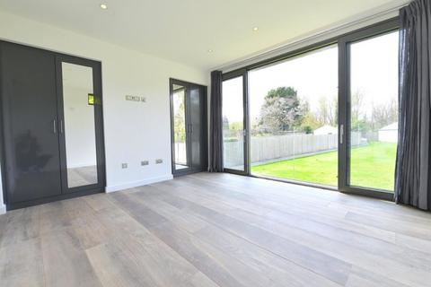 3 bedroom detached house to rent, Staines-upon-Thames,  Surrey,  TW18