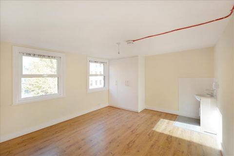 4 bedroom triplex to rent, Theobalds Road, Holborn, WC1X