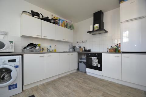 3 bedroom flat to rent, Halton Road, Canonbury