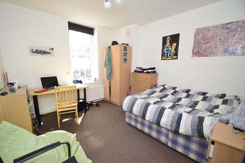 3 bedroom flat to rent, Halton Road, Canonbury