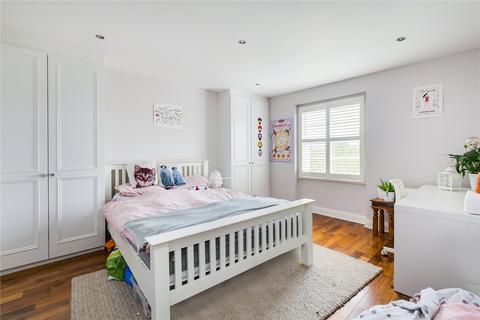 3 bedroom flat to rent, Camden Road, London