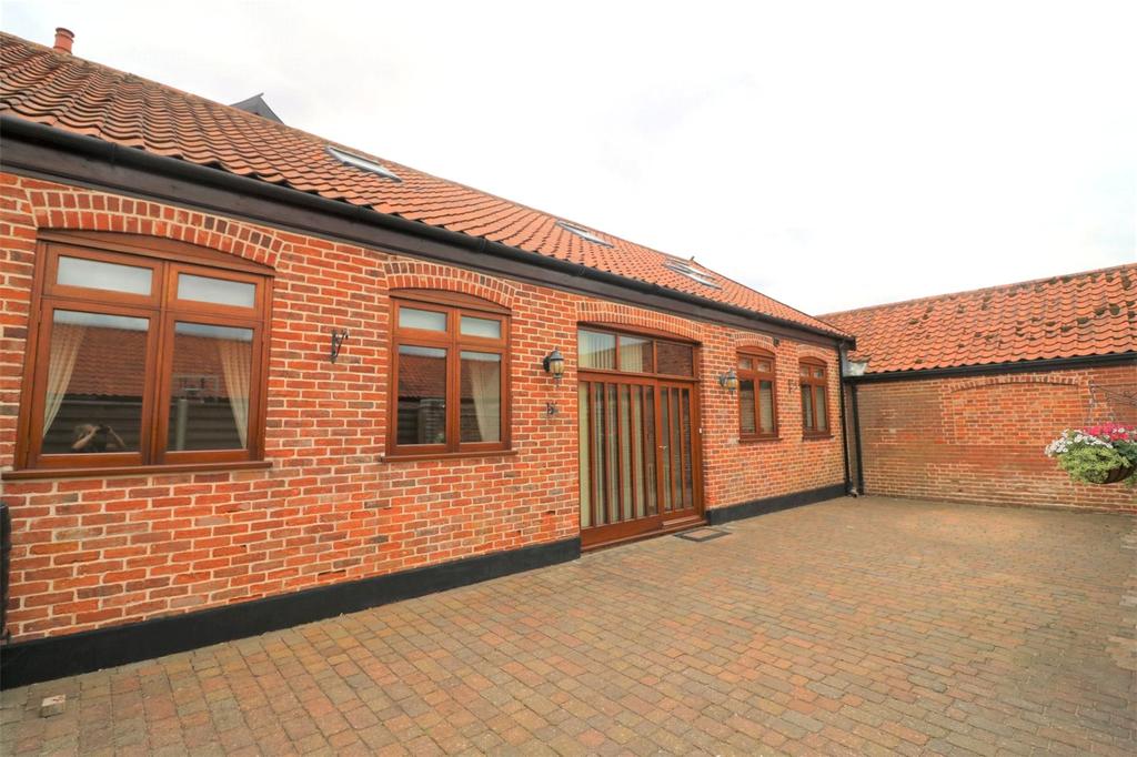 London Road, Suton, Wymondham, Norfolk, NR18 3 bed terraced house £
