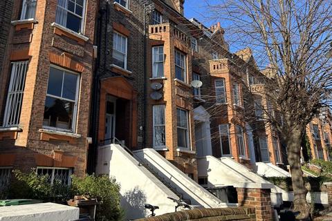 2 bedroom flat to rent, Goldhurst Terrace, South Hampstead, London