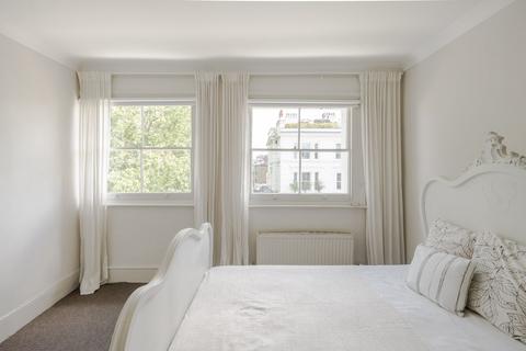 2 bedroom flat to rent, Ladbroke Gardens, London