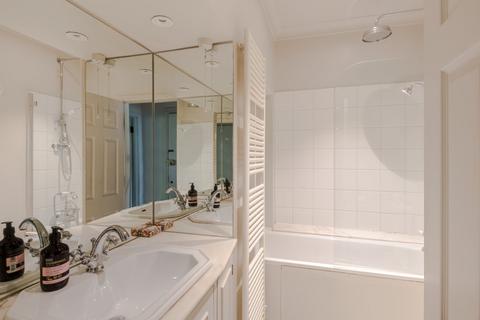 2 bedroom flat to rent, Ladbroke Gardens, Notting Hill, London