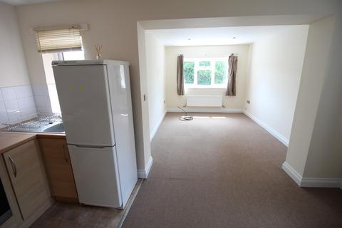 2 bedroom flat to rent, The Crescent, Westbury