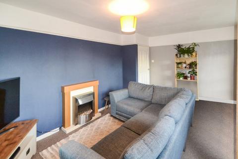 2 bedroom flat to rent - Parish Close, Dawley