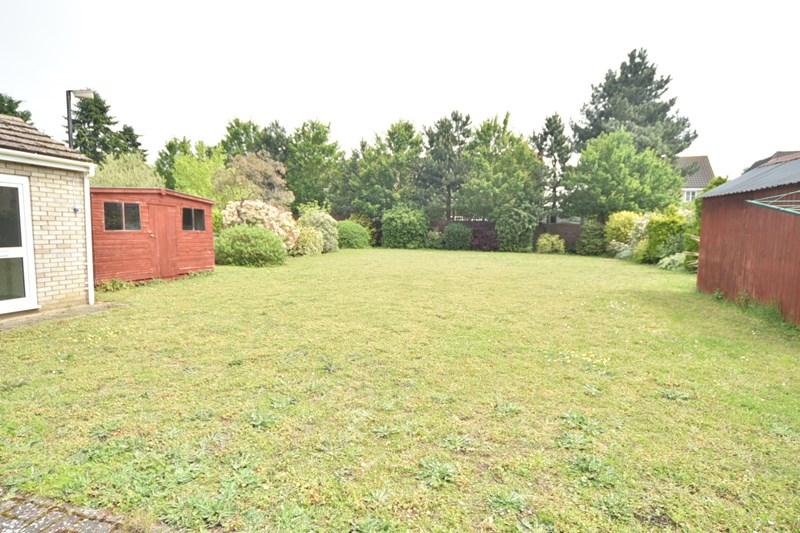 Eriswell Road, Lakenheath, Brandon, Suffolk, IP27 2 bed bungalow £287,500